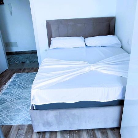 Sabi Apartment Golem Qerret Dış mekan fotoğraf