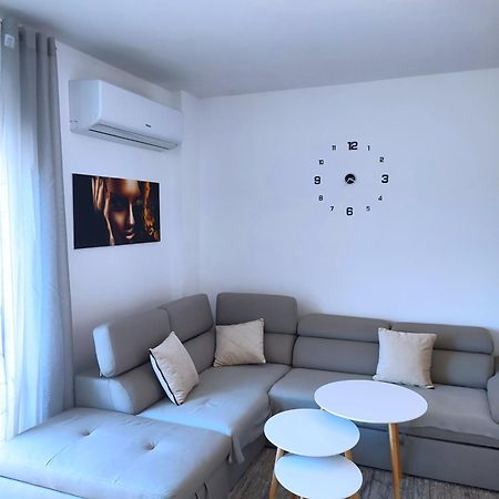Sabi Apartment Golem Qerret Dış mekan fotoğraf
