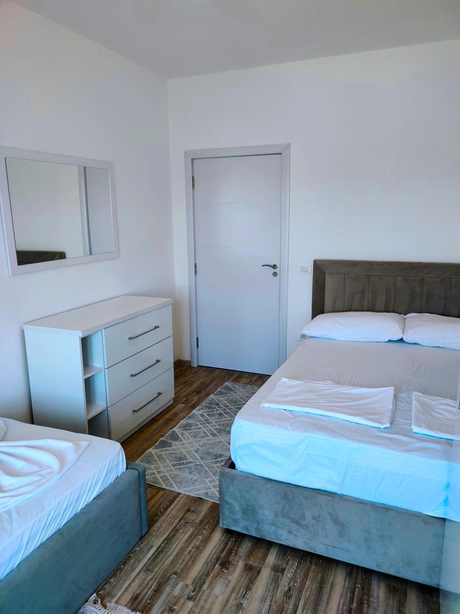 Sabi Apartment Golem Qerret Dış mekan fotoğraf