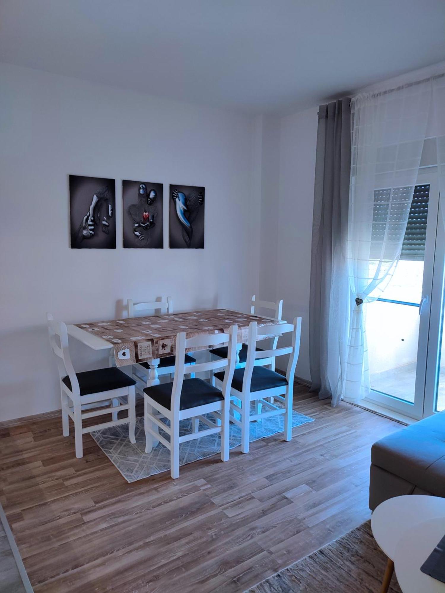 Sabi Apartment Golem Qerret Dış mekan fotoğraf