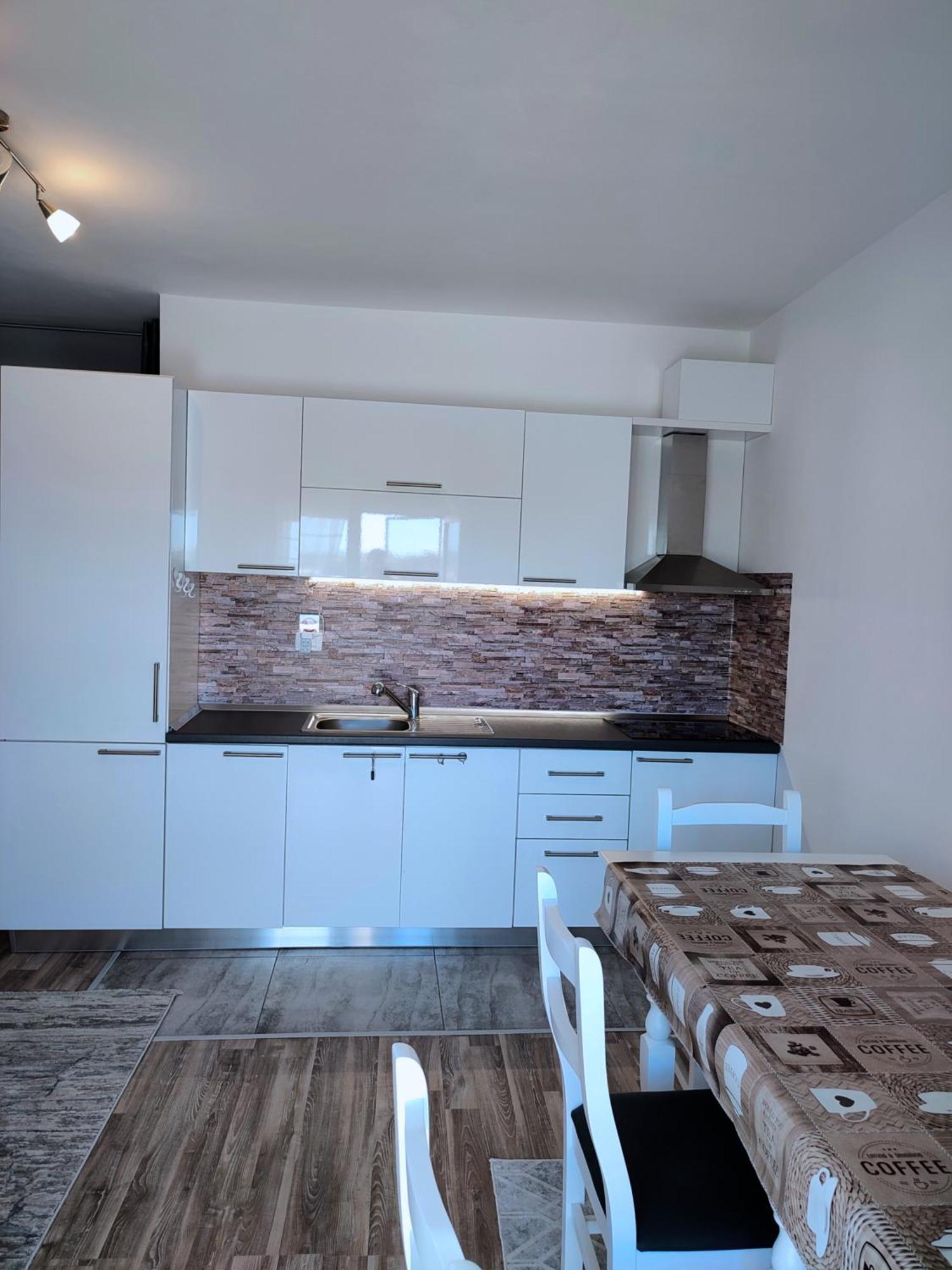 Sabi Apartment Golem Qerret Dış mekan fotoğraf
